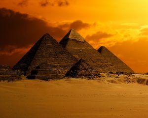 Гадание на рунах на ситуацию "Пирамида"