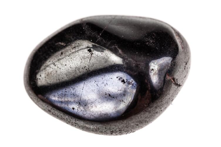 Камень козерогов - гагат или черный янтарь